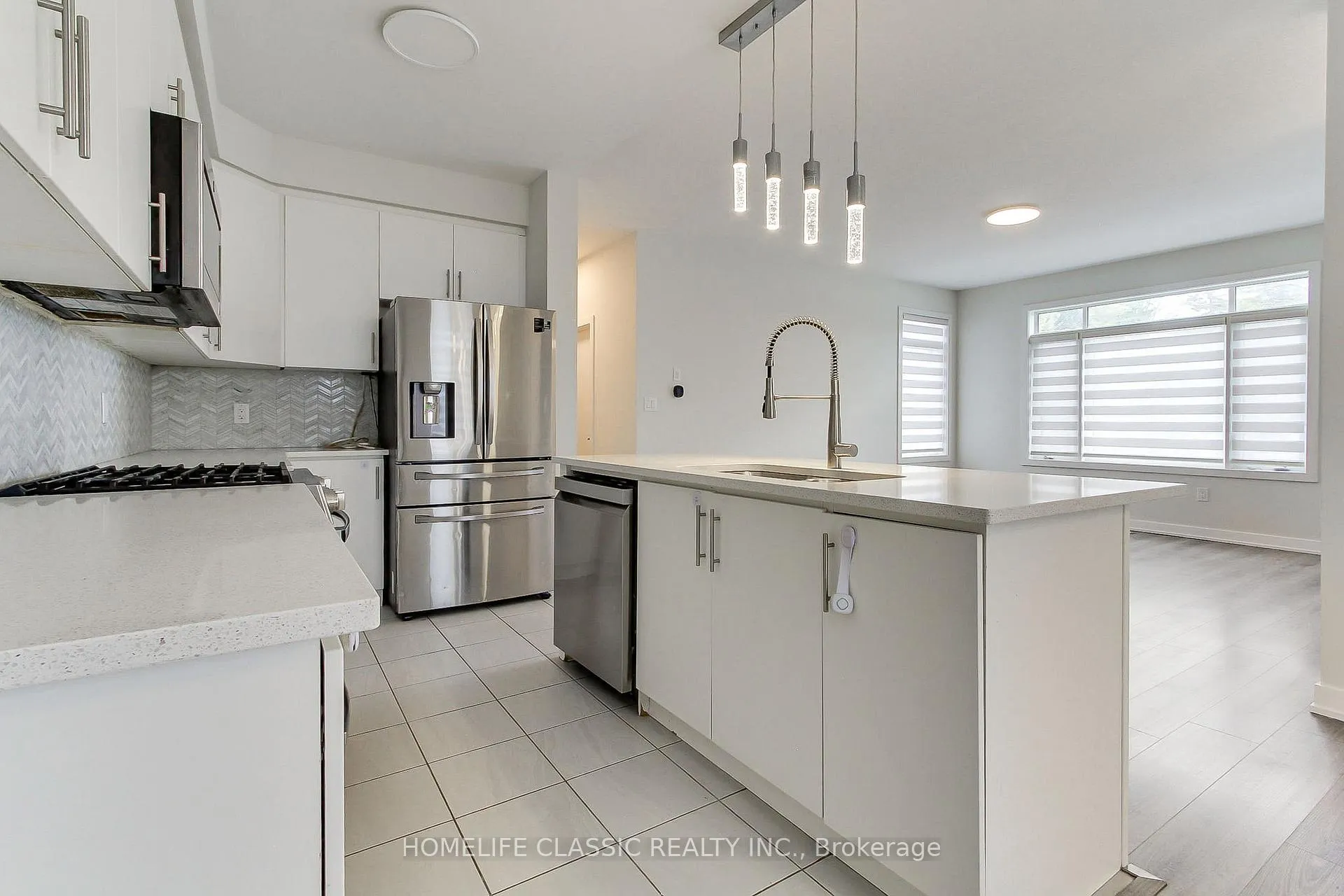 Photo 9 of Unit #1, 590 North Service Road, Hamilton, Lakeshore — HOMEH
