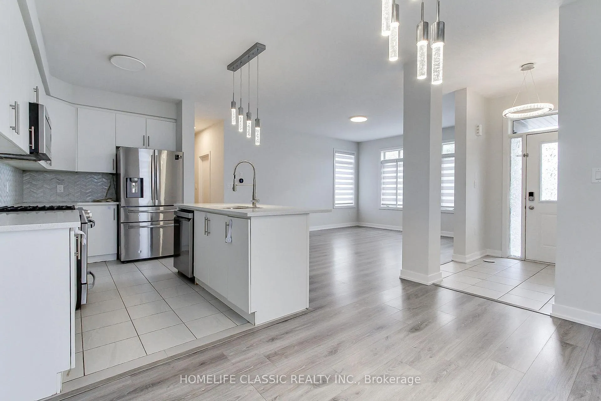 Photo 13 of Unit #1, 590 North Service Road, Hamilton, Lakeshore — HOMEH