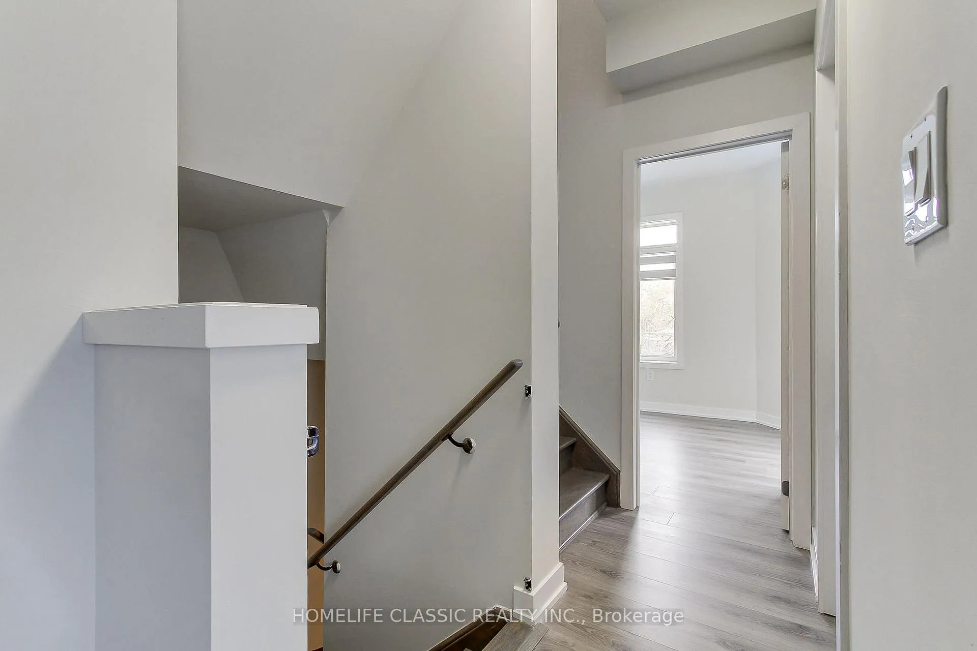 Photo 22 of Unit #1, 590 North Service Road, Hamilton, Lakeshore — HOMEH