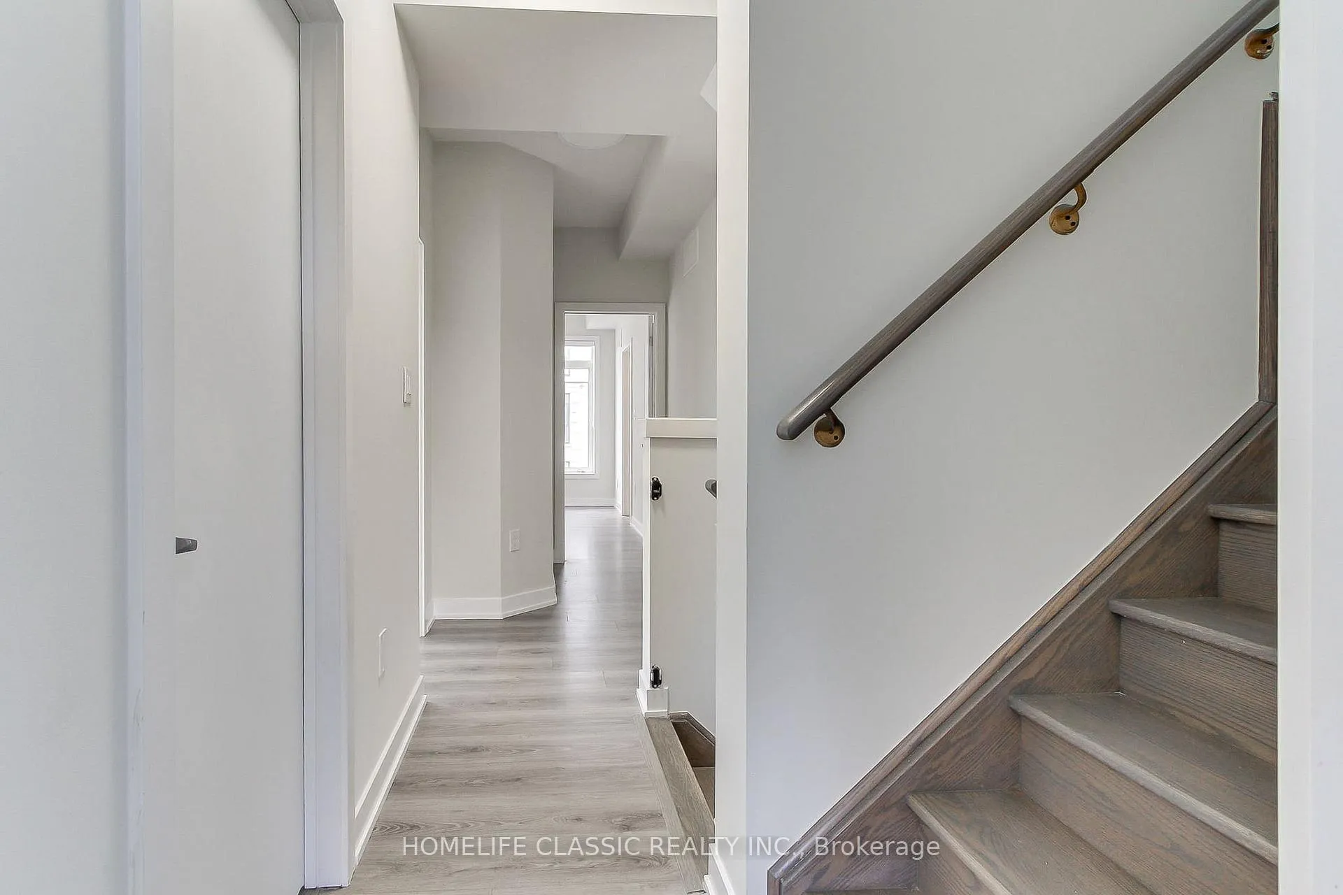 Photo 23 of Unit #1, 590 North Service Road, Hamilton, Lakeshore — HOMEH