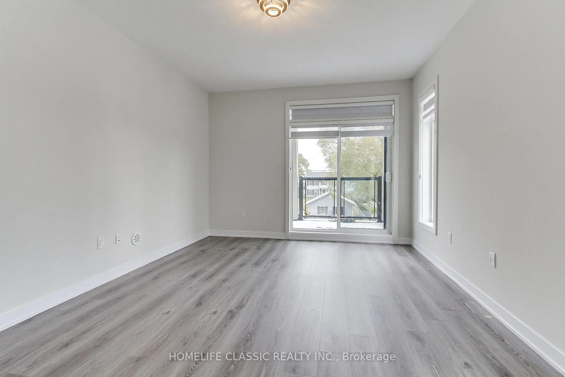 Photo 25 of Unit #1, 590 North Service Road, Hamilton, Lakeshore — HOMEH