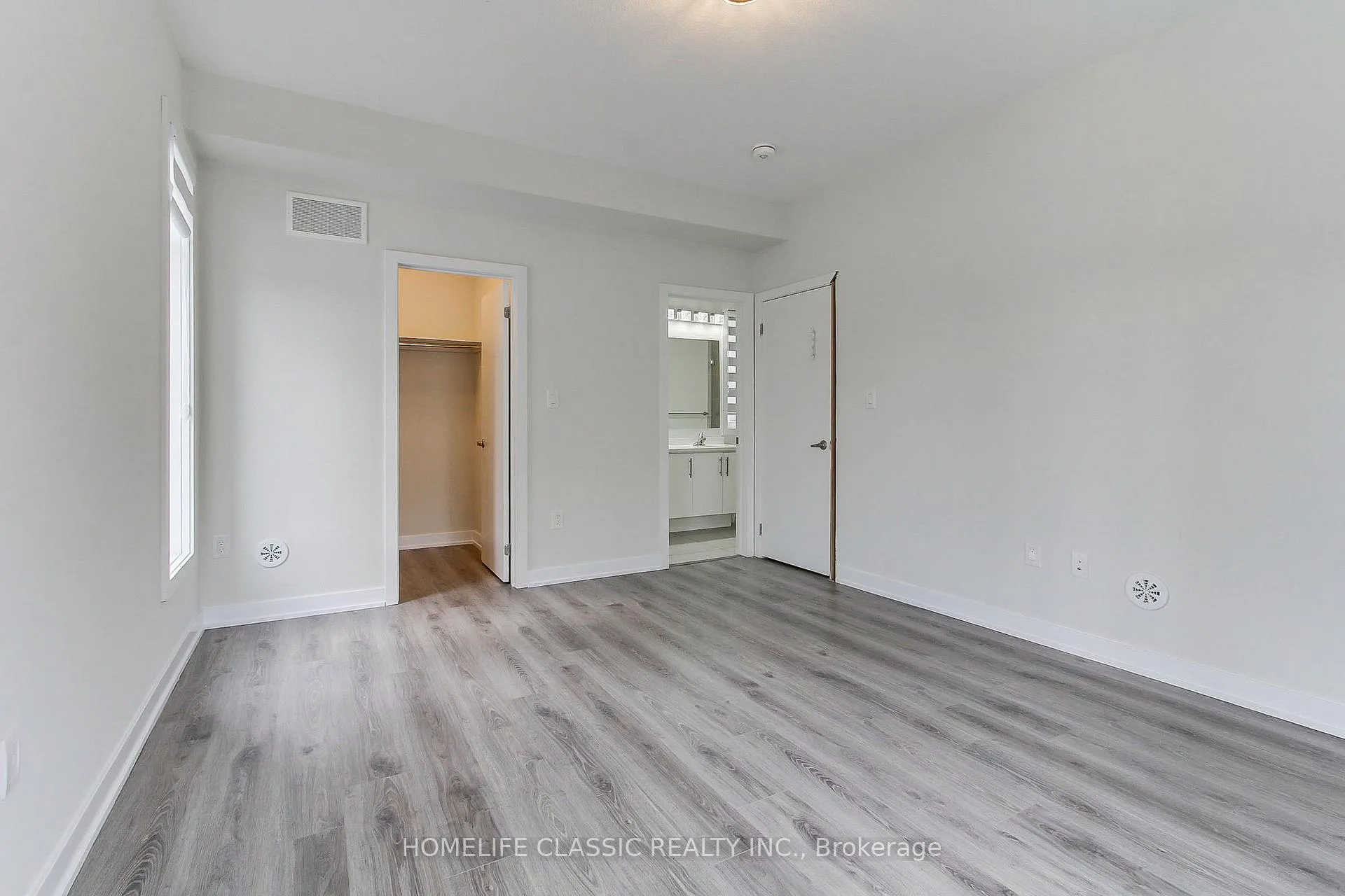 Photo 26 of Unit #1, 590 North Service Road, Hamilton, Lakeshore — HOMEH