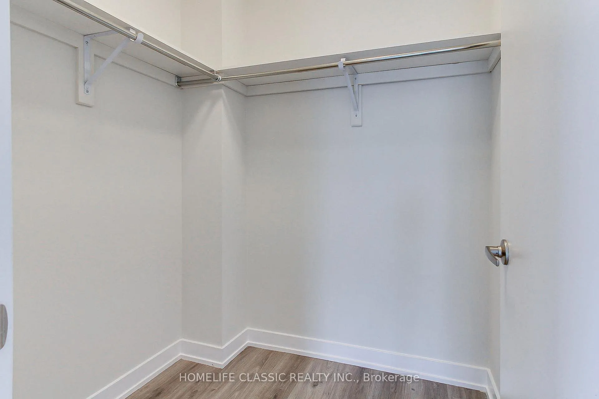 Photo 27 of Unit #1, 590 North Service Road, Hamilton, Lakeshore — HOMEH