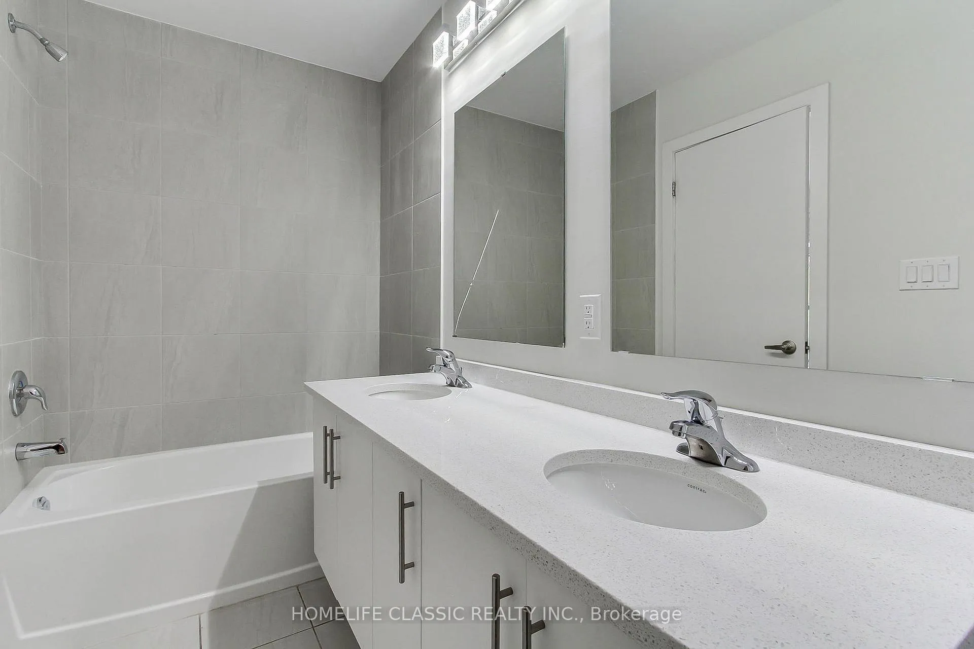 Photo 29 of Unit #1, 590 North Service Road, Hamilton, Lakeshore — HOMEH