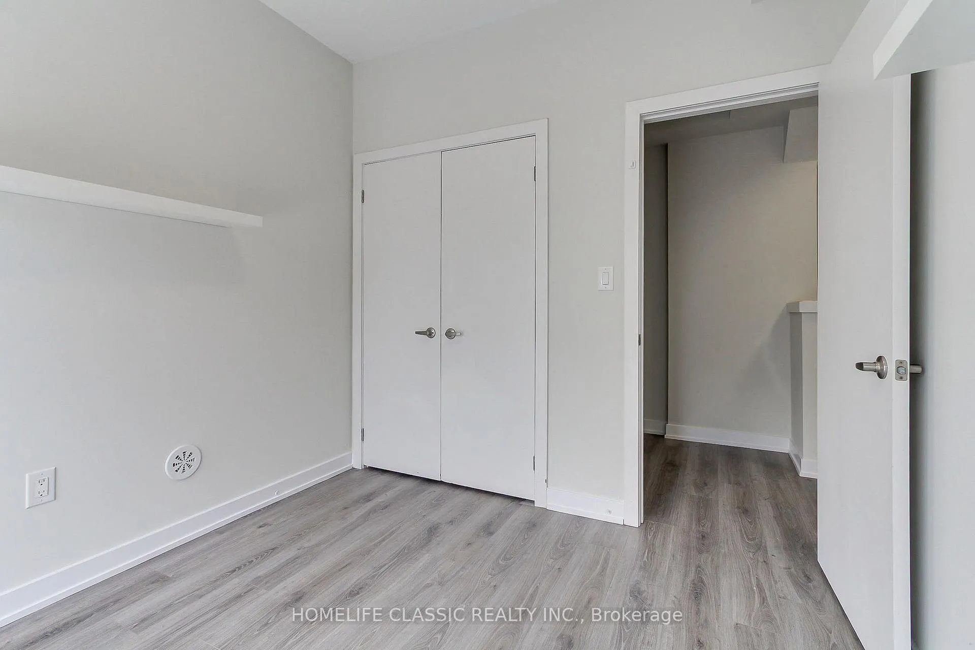 Photo 32 of Unit #1, 590 North Service Road, Hamilton, Lakeshore — HOMEH