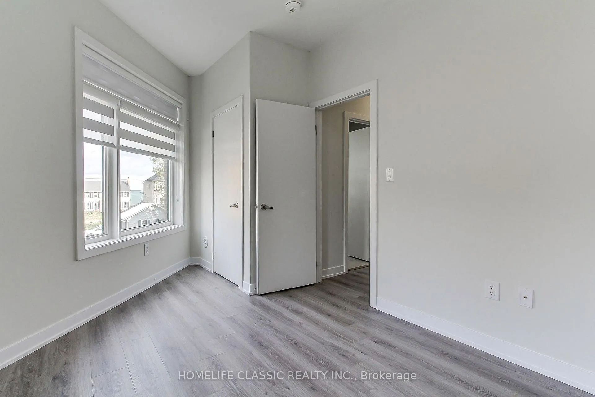Photo 34 of Unit #1, 590 North Service Road, Hamilton, Lakeshore — HOMEH