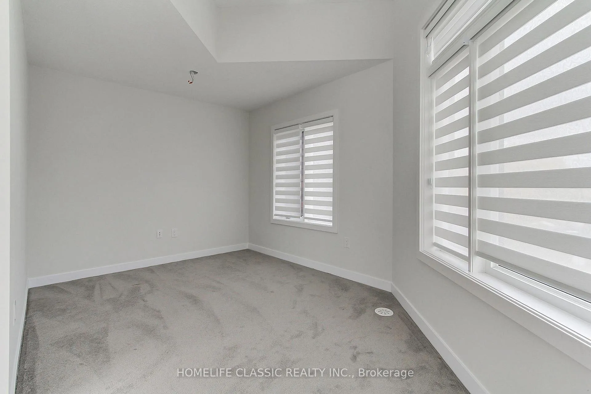 Photo 39 of Unit #1, 590 North Service Road, Hamilton, Lakeshore — HOMEH