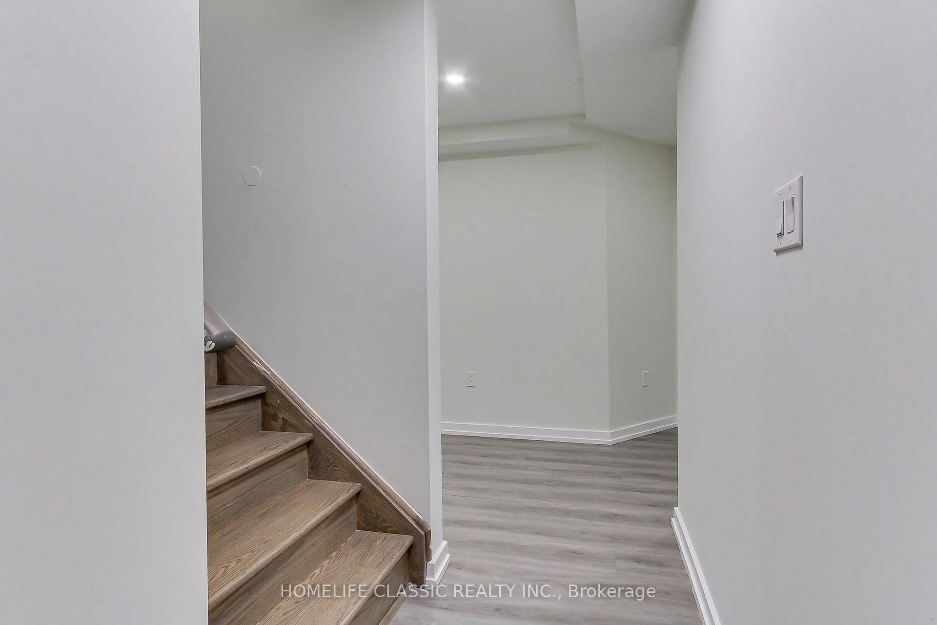 Photo 45 of Unit #1, 590 North Service Road, Hamilton, Lakeshore — HOMEH