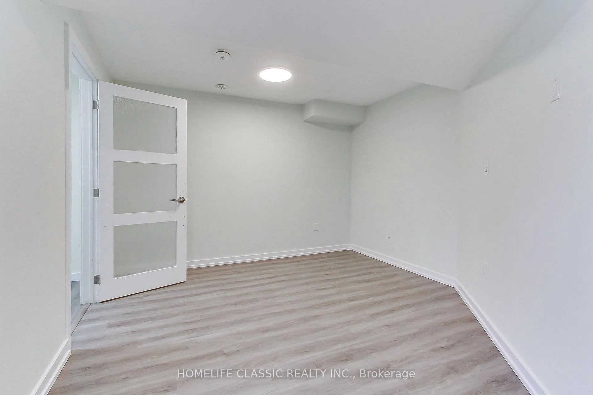 Photo 48 of Unit #1, 590 North Service Road, Hamilton, Lakeshore — HOMEH