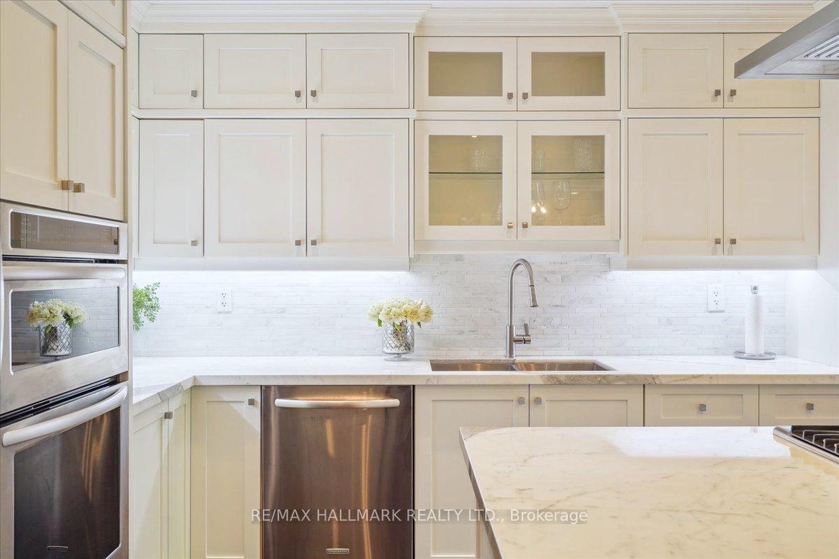 Photo 10 of 135 Glenvale Boulevard, Toronto, Leaside — HOMEH