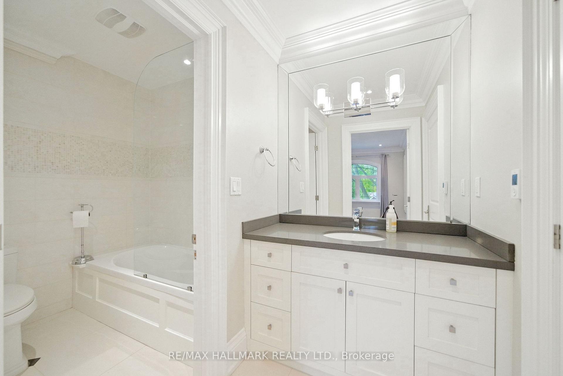 Photo 29 of 135 Glenvale Boulevard, Toronto, Leaside — HOMEH