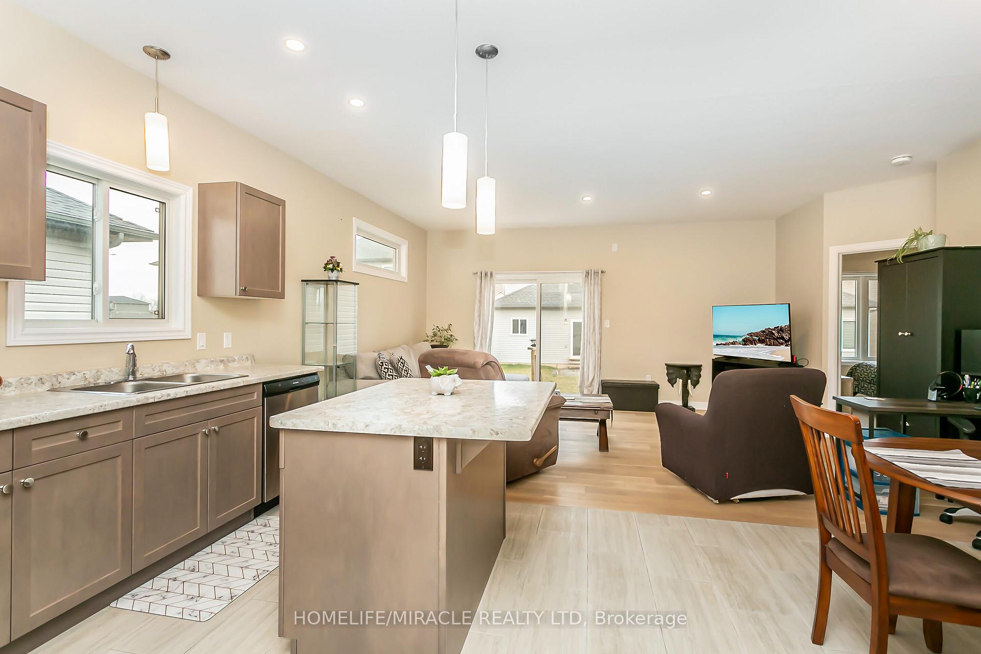 Photo 7 of 15 Tucker Street, Thorold, Hurricane/Merrittville — HOMEH