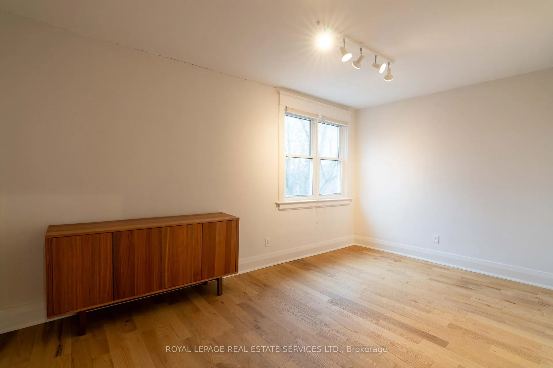 Photo 17 of 51 Wolverleigh Boulevard, Toronto, Danforth — HOMEH