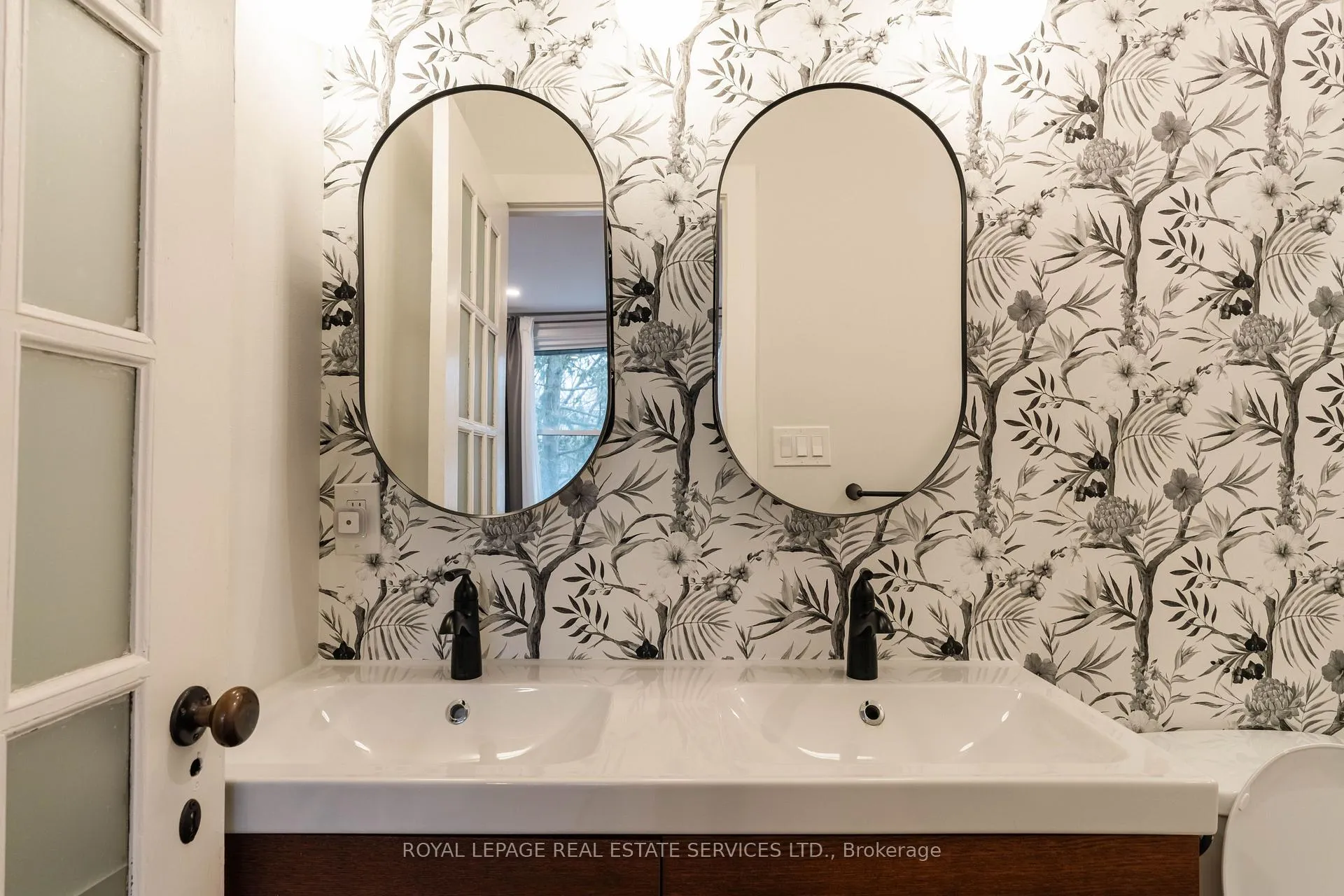Photo 21 of 51 Wolverleigh Boulevard, Toronto, Danforth — HOMEH