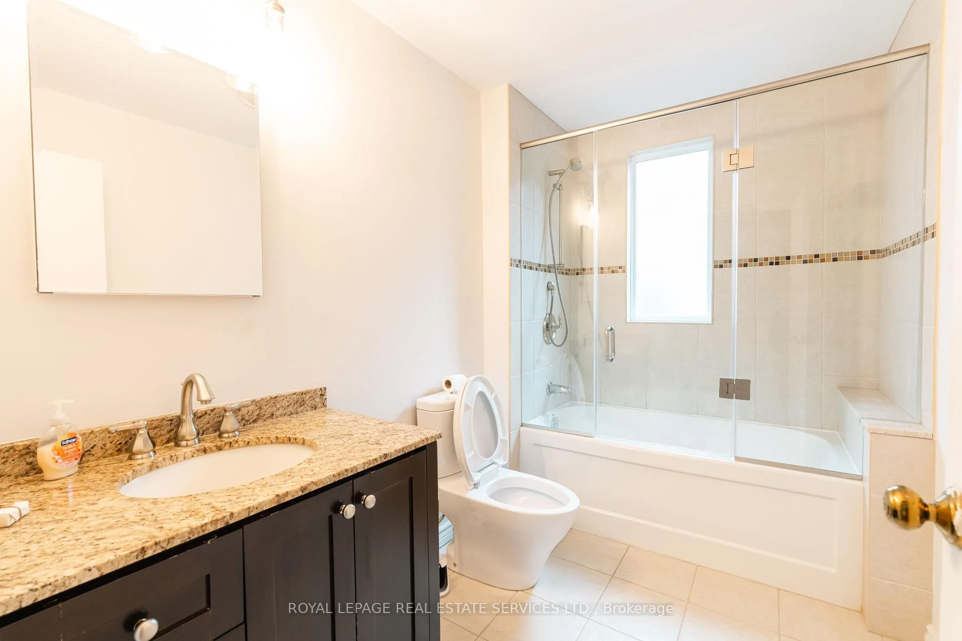 Photo 23 of 51 Wolverleigh Boulevard, Toronto, Danforth — HOMEH