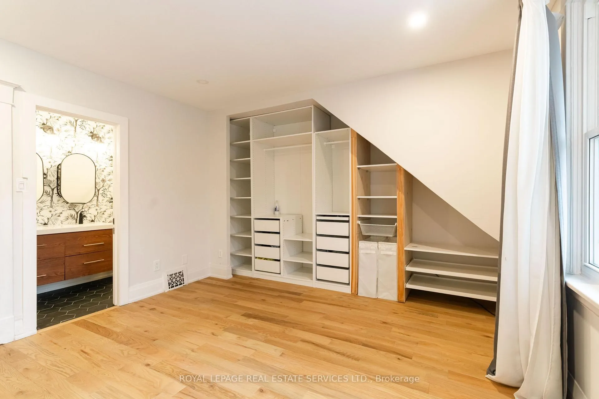 Photo 25 of 51 Wolverleigh Boulevard, Toronto, Danforth — HOMEH