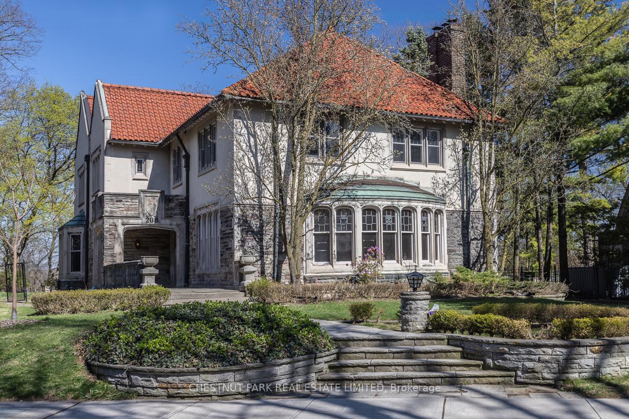 Front of 208 Roxborough Drive