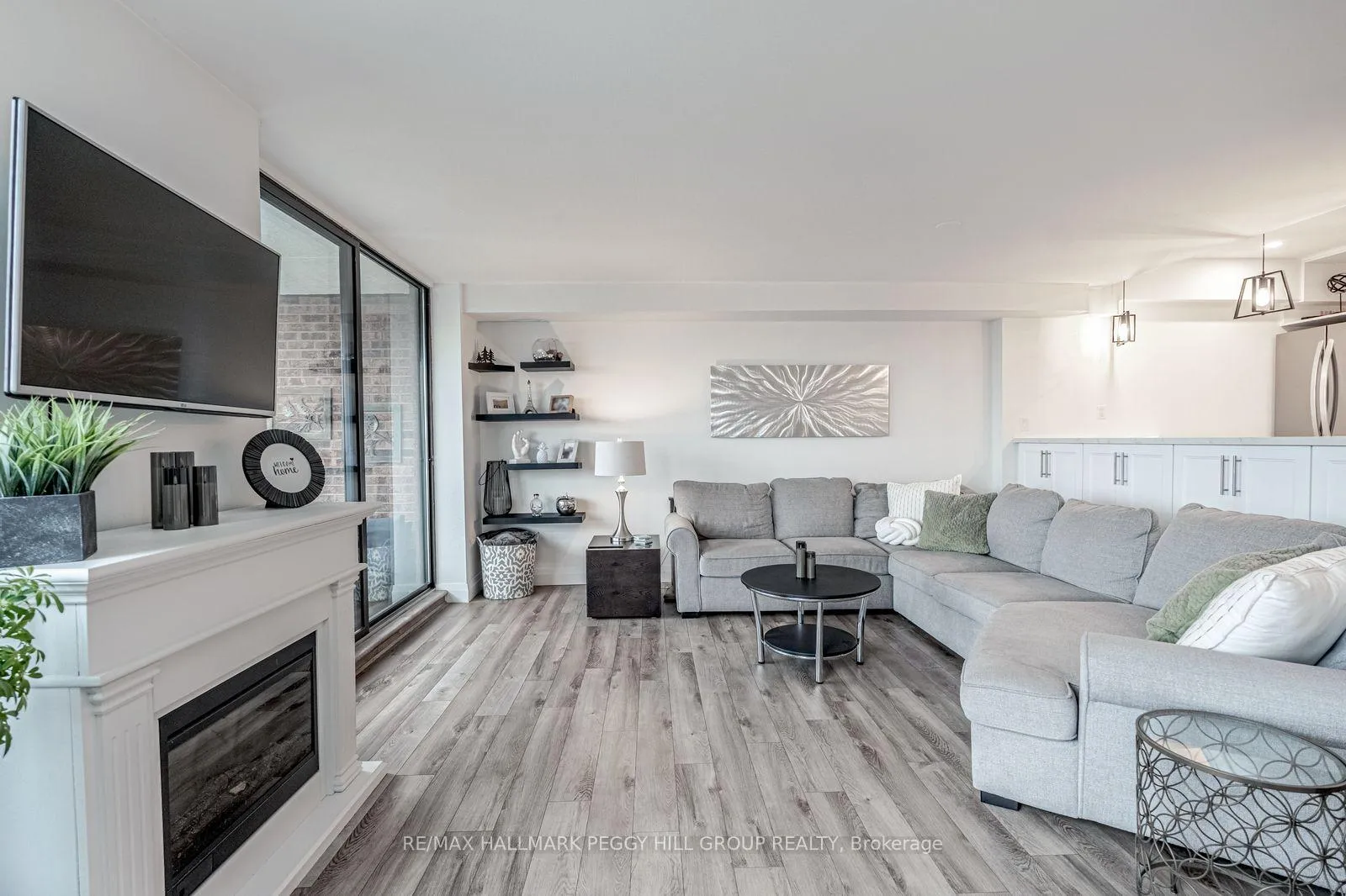 Photo 5 of Unit 504, 181 Collier Street, Barrie, City Centre — HOMEH