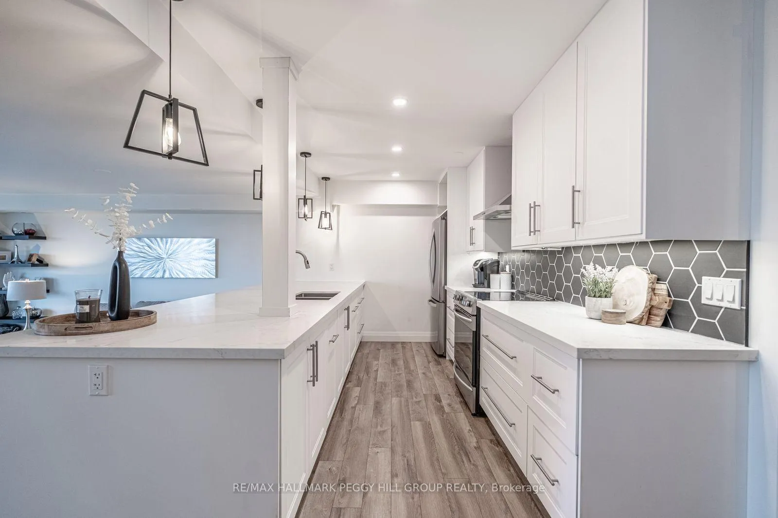 Photo 6 of Unit 504, 181 Collier Street, Barrie, City Centre — HOMEH