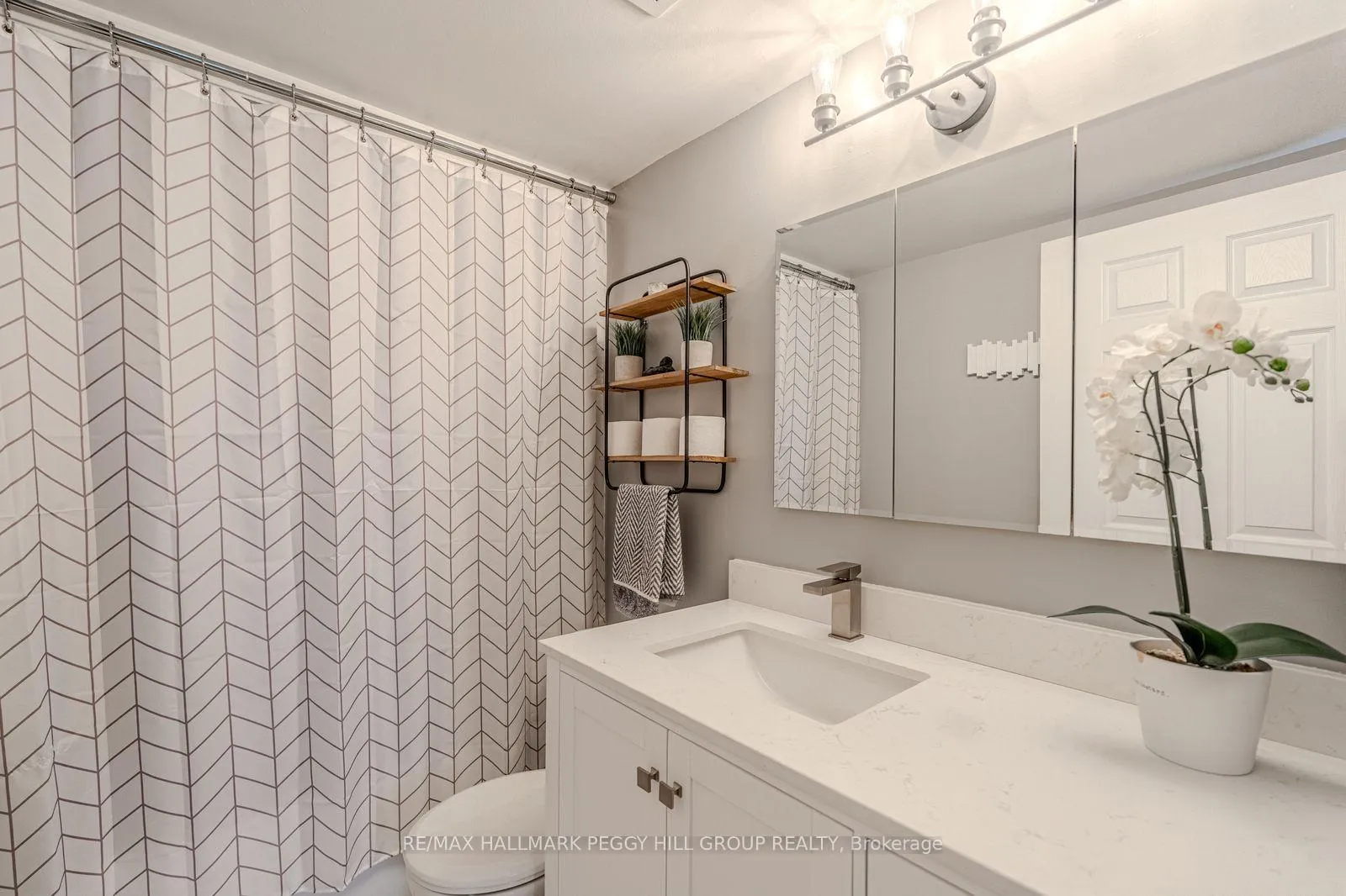Photo 11 of Unit 504, 181 Collier Street, Barrie, City Centre — HOMEH