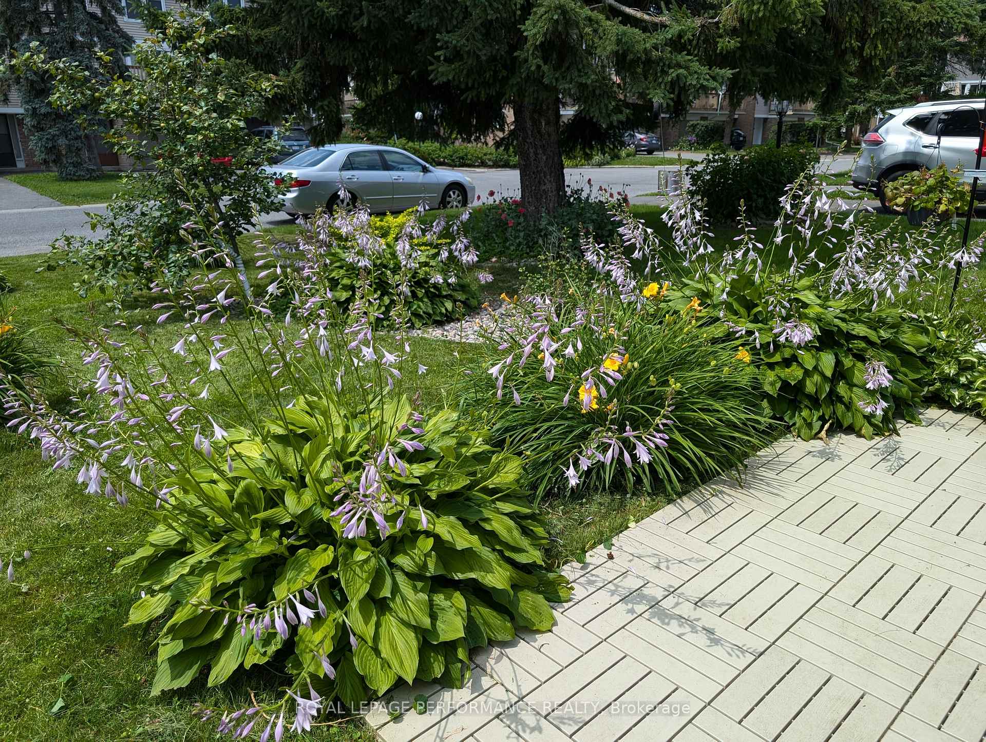 Photo 6 of 81 Dalehurst Drive, Ottawa, Tanglewood — HOMEH