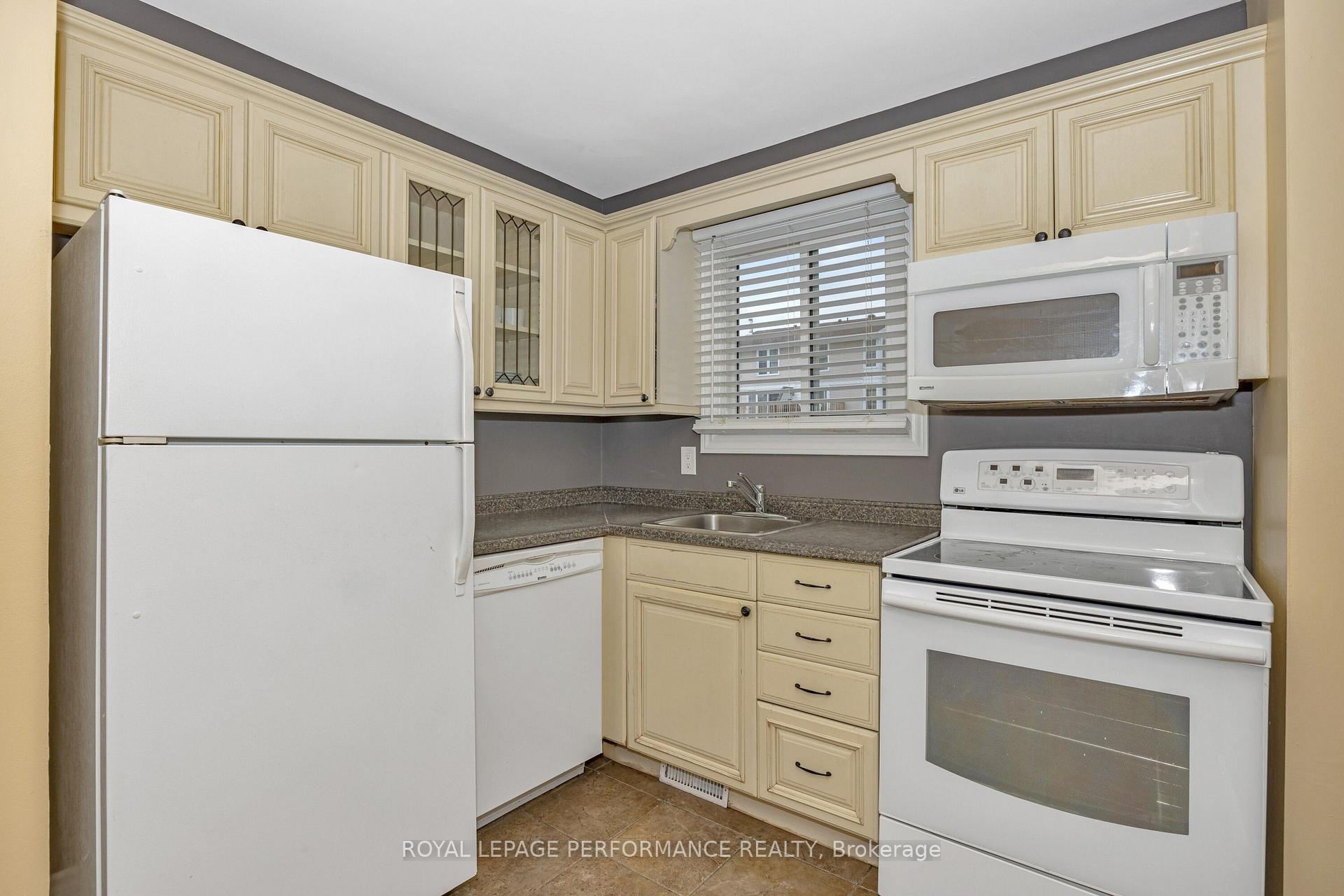 Photo 12 of 81 Dalehurst Drive, Ottawa, Tanglewood — HOMEH
