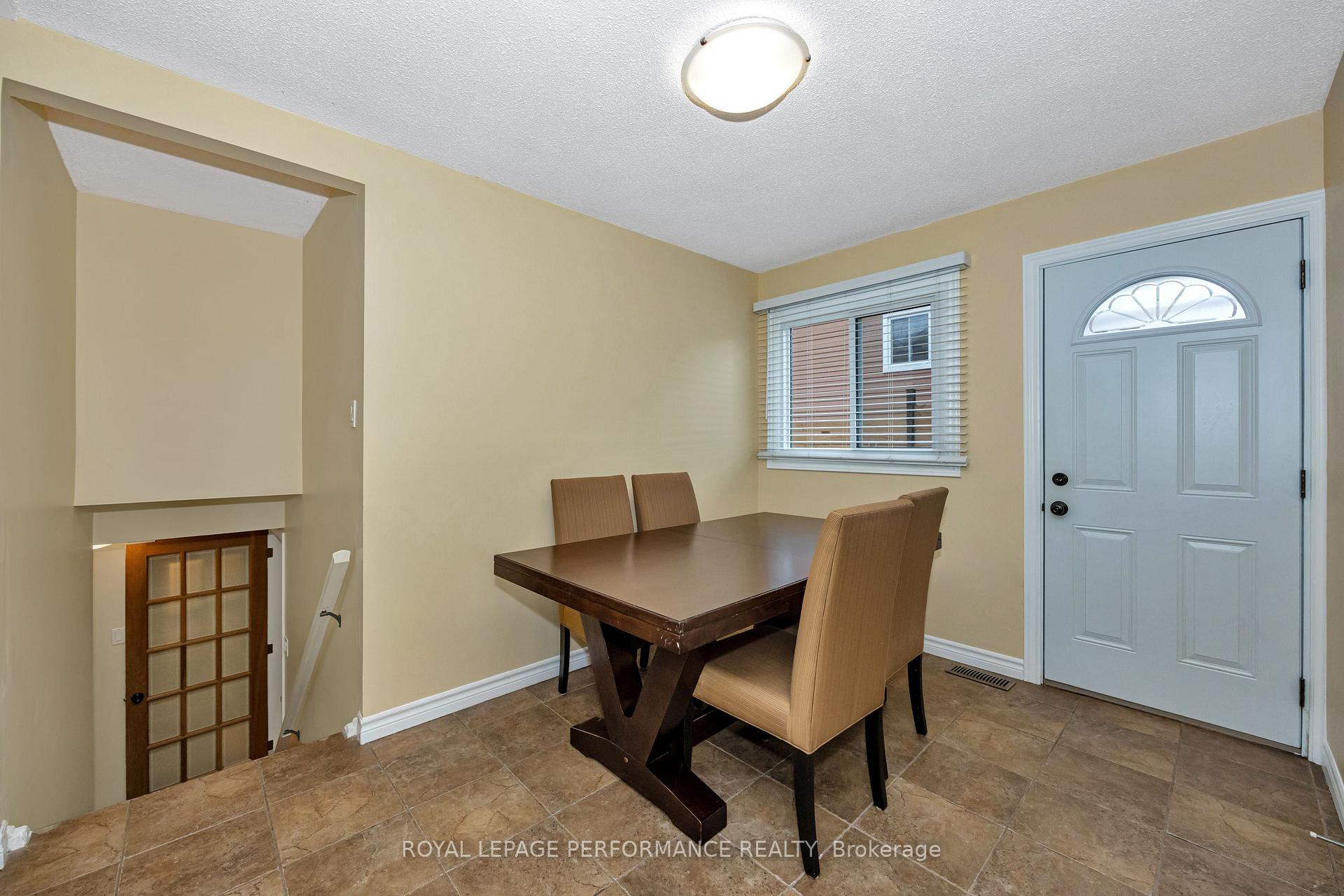 Photo 15 of 81 Dalehurst Drive, Ottawa, Tanglewood — HOMEH