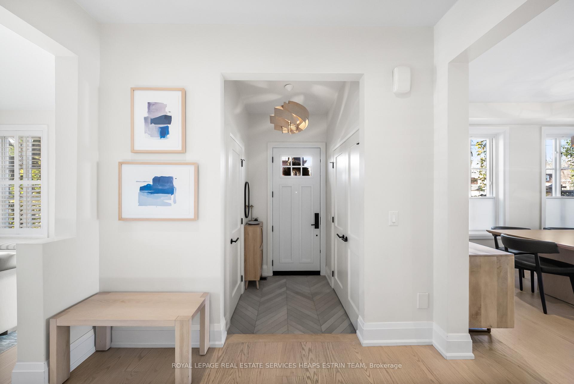 Photo 3 of 160 Parkhurst Boulevard, Toronto, Leaside — HOMEH