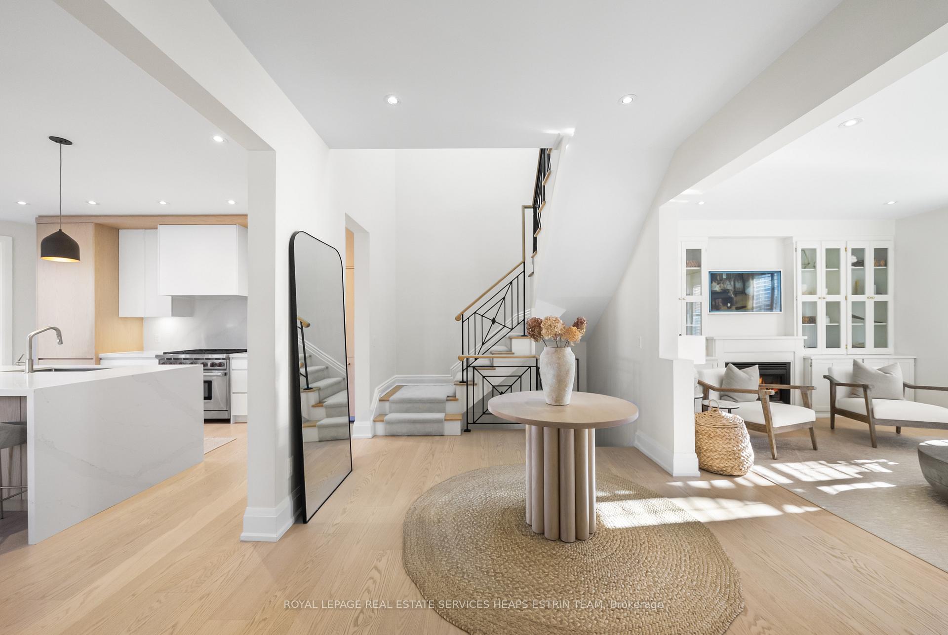 Photo 4 of 160 Parkhurst Boulevard, Toronto, Leaside — HOMEH