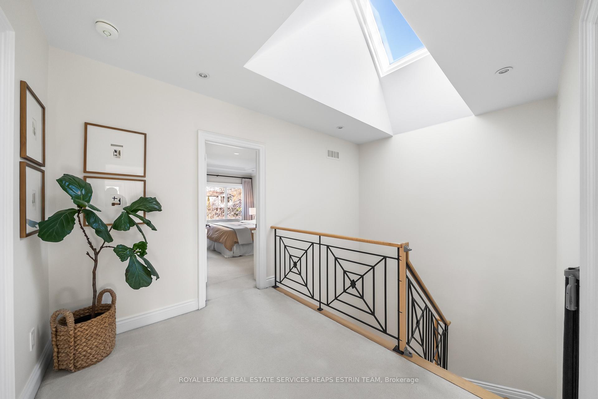 Photo 21 of 160 Parkhurst Boulevard, Toronto, Leaside — HOMEH