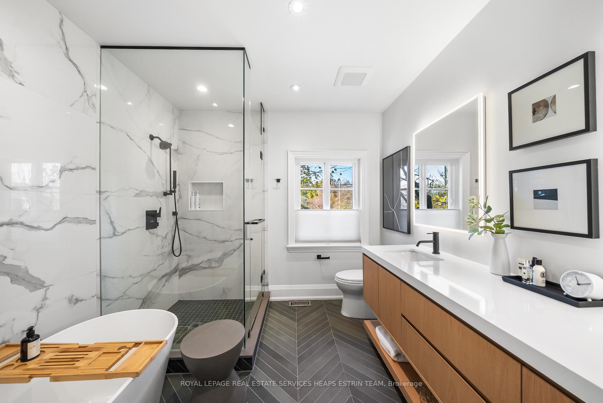 Photo 29 of 160 Parkhurst Boulevard, Toronto, Leaside — HOMEH