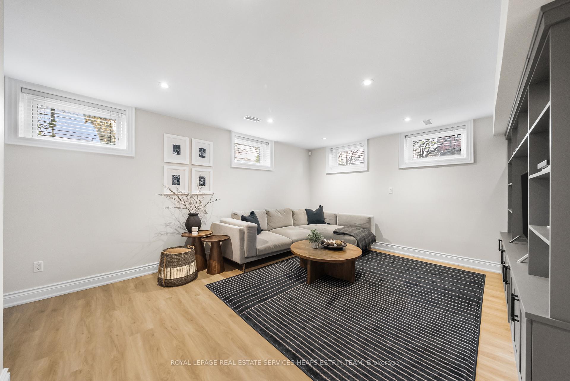 Photo 35 of 160 Parkhurst Boulevard, Toronto, Leaside — HOMEH
