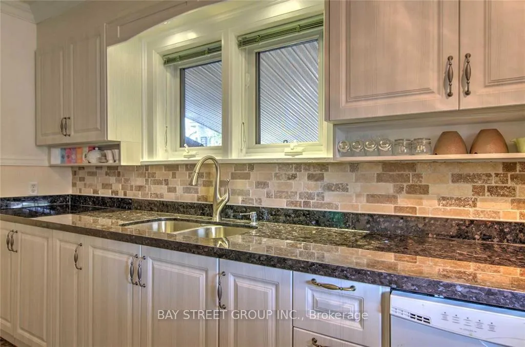Photo 11 of 109 Ritson Road N, Oshawa, O'Neill — HOMEH