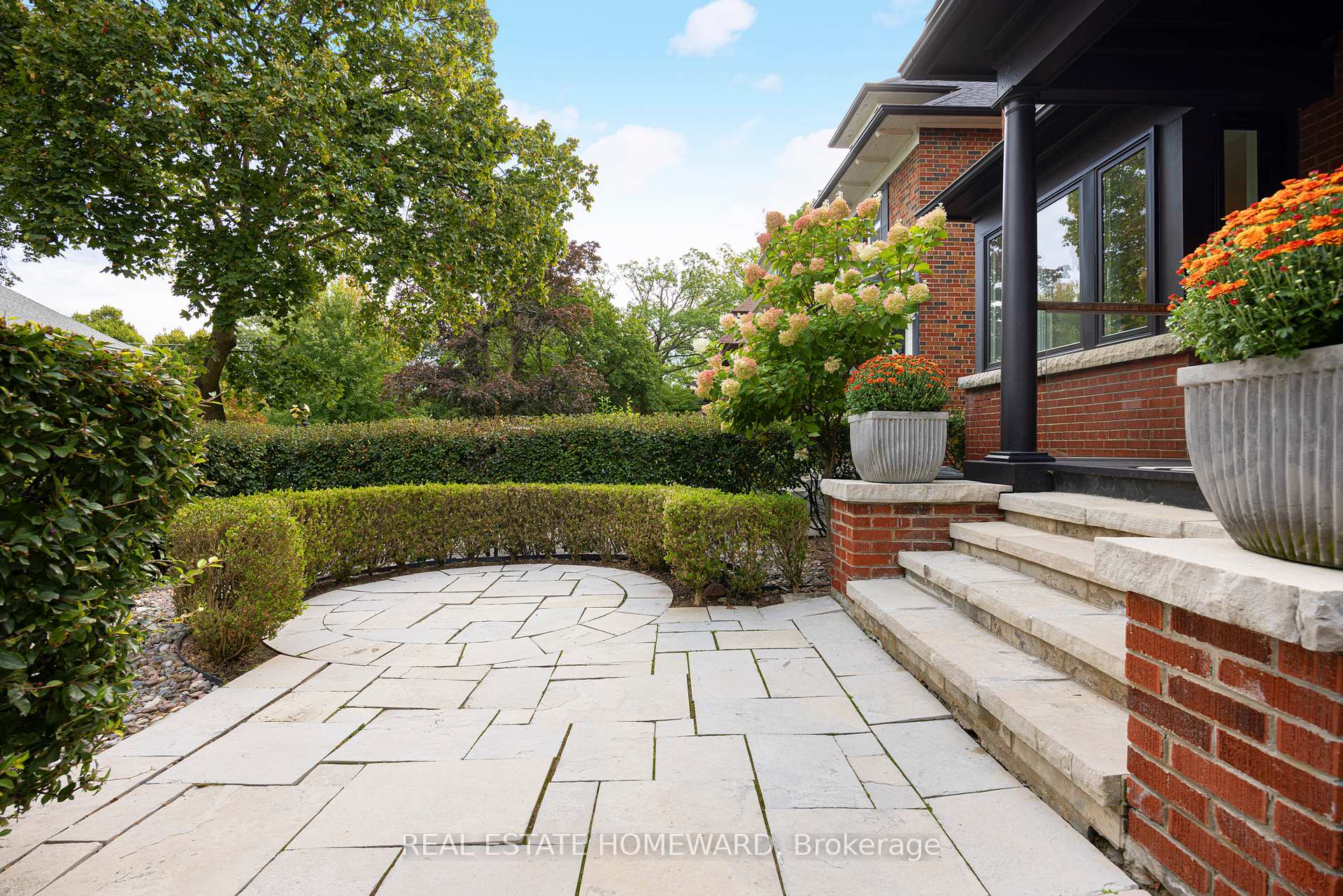 Photo 4 of 315 Rose Park Drive, Toronto, Rosedale-Moore Park — HOMEH