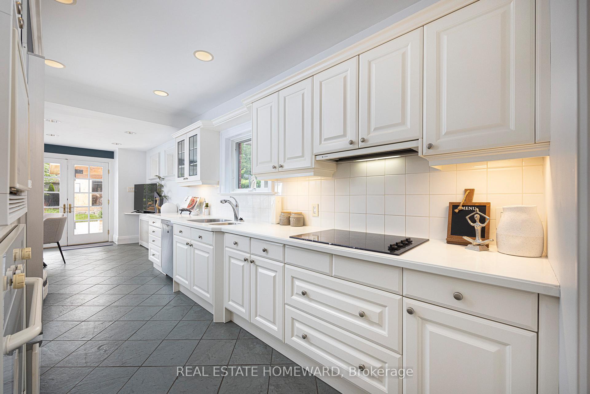 Photo 15 of 315 Rose Park Drive, Toronto, Rosedale-Moore Park — HOMEH
