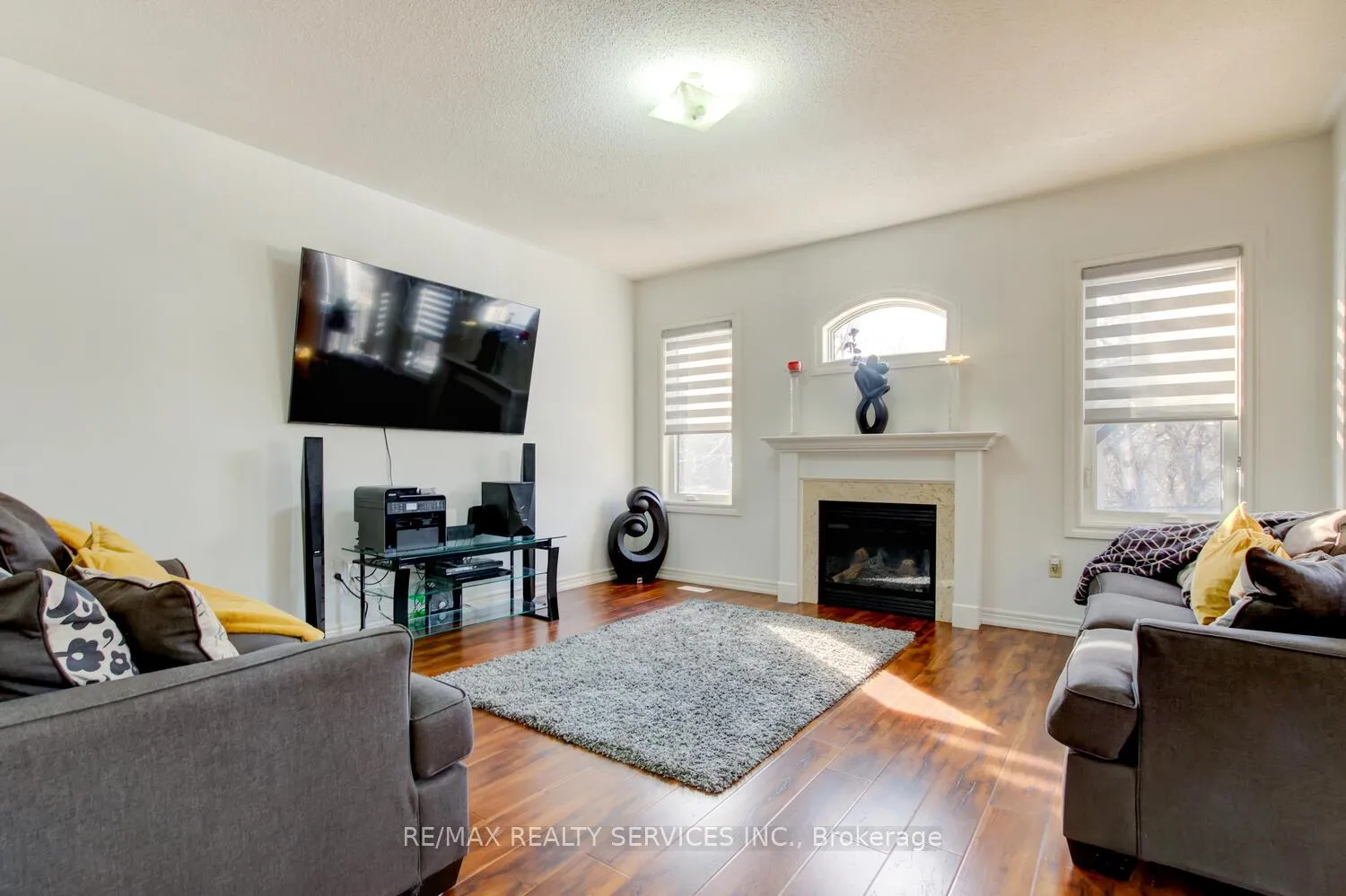 Photo 8 of 38 Cape Dorset Crescent, Brampton, Sandringham-Wellington — HOMEH