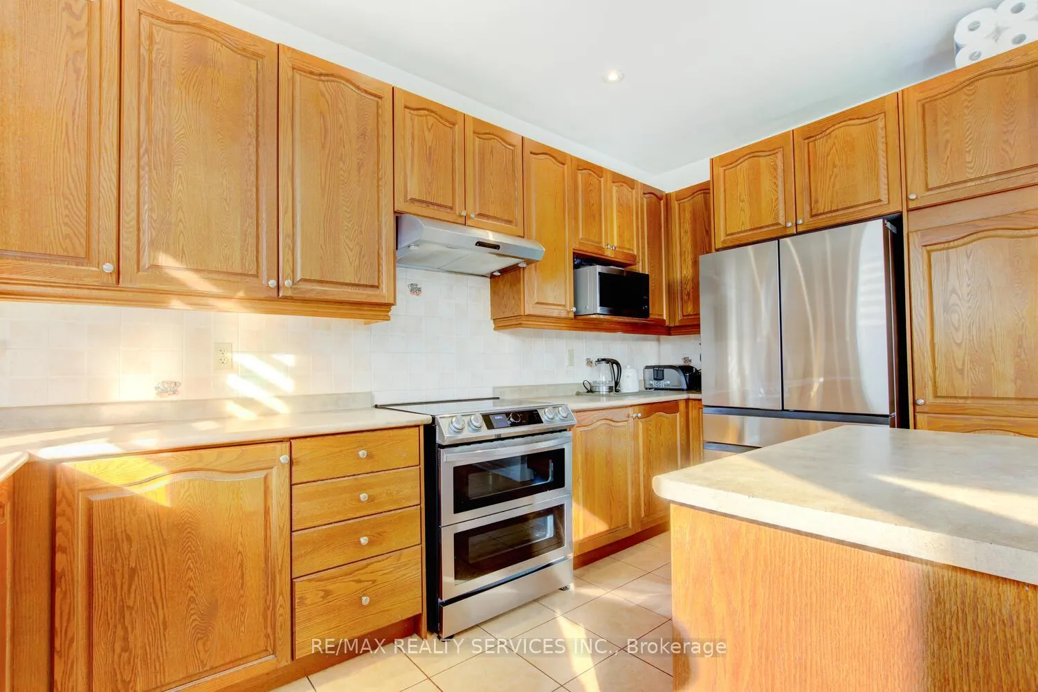 Photo 14 of 38 Cape Dorset Crescent, Brampton, Sandringham-Wellington — HOMEH