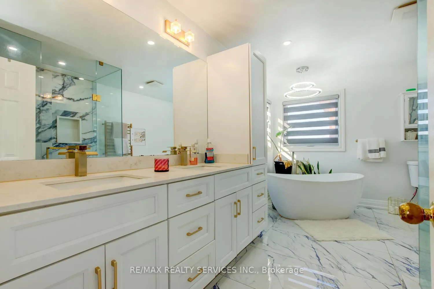 Photo 21 of 38 Cape Dorset Crescent, Brampton, Sandringham-Wellington — HOMEH