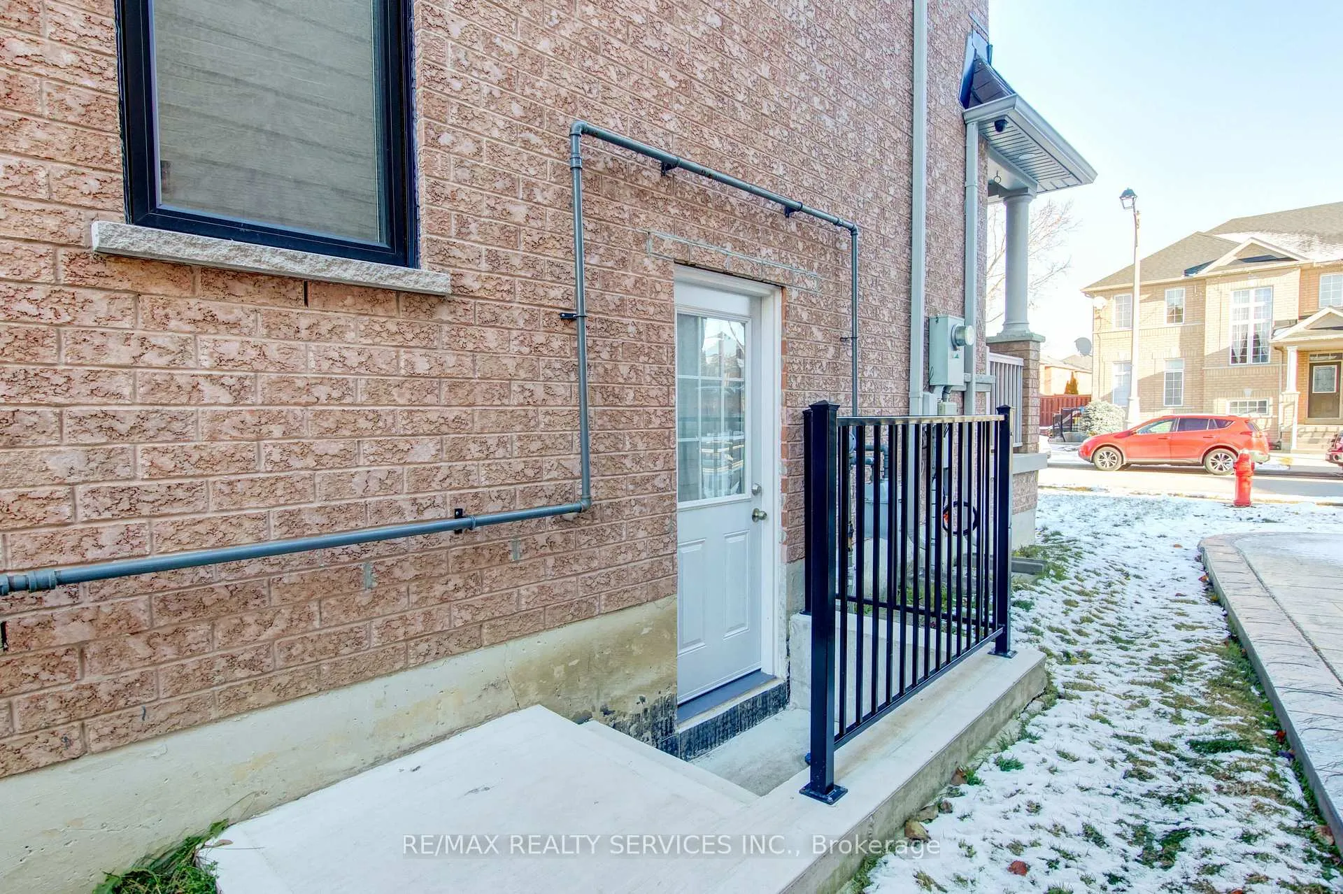 Photo 37 of 38 Cape Dorset Crescent, Brampton, Sandringham-Wellington — HOMEH
