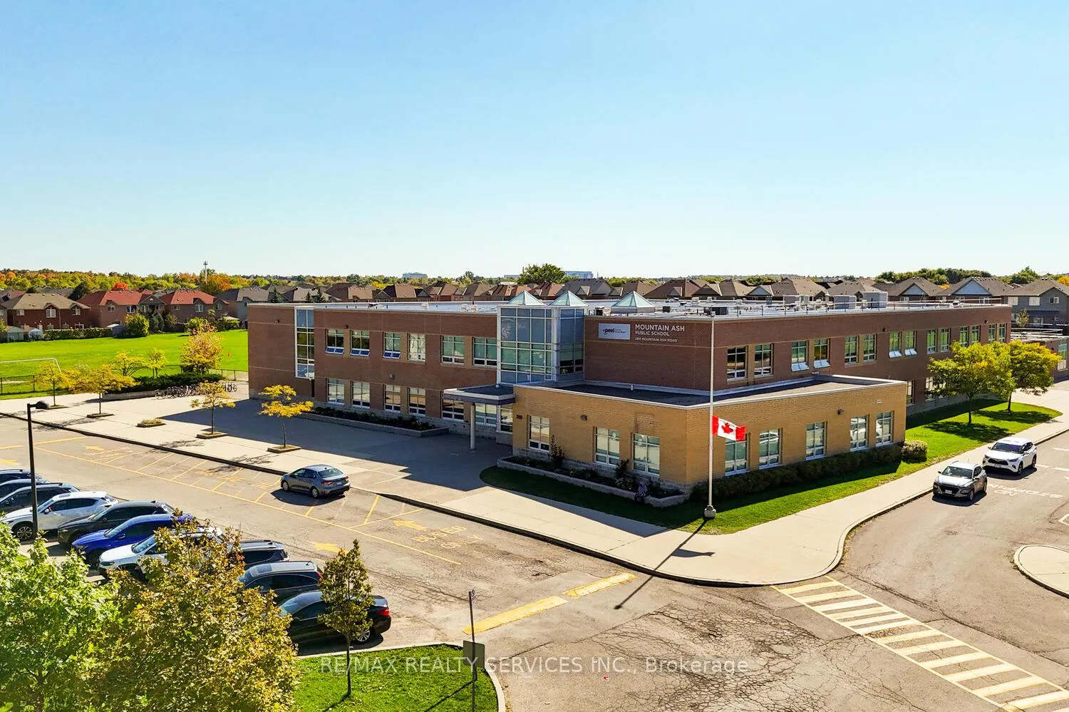 Photo 44 of 38 Cape Dorset Crescent, Brampton, Sandringham-Wellington — HOMEH