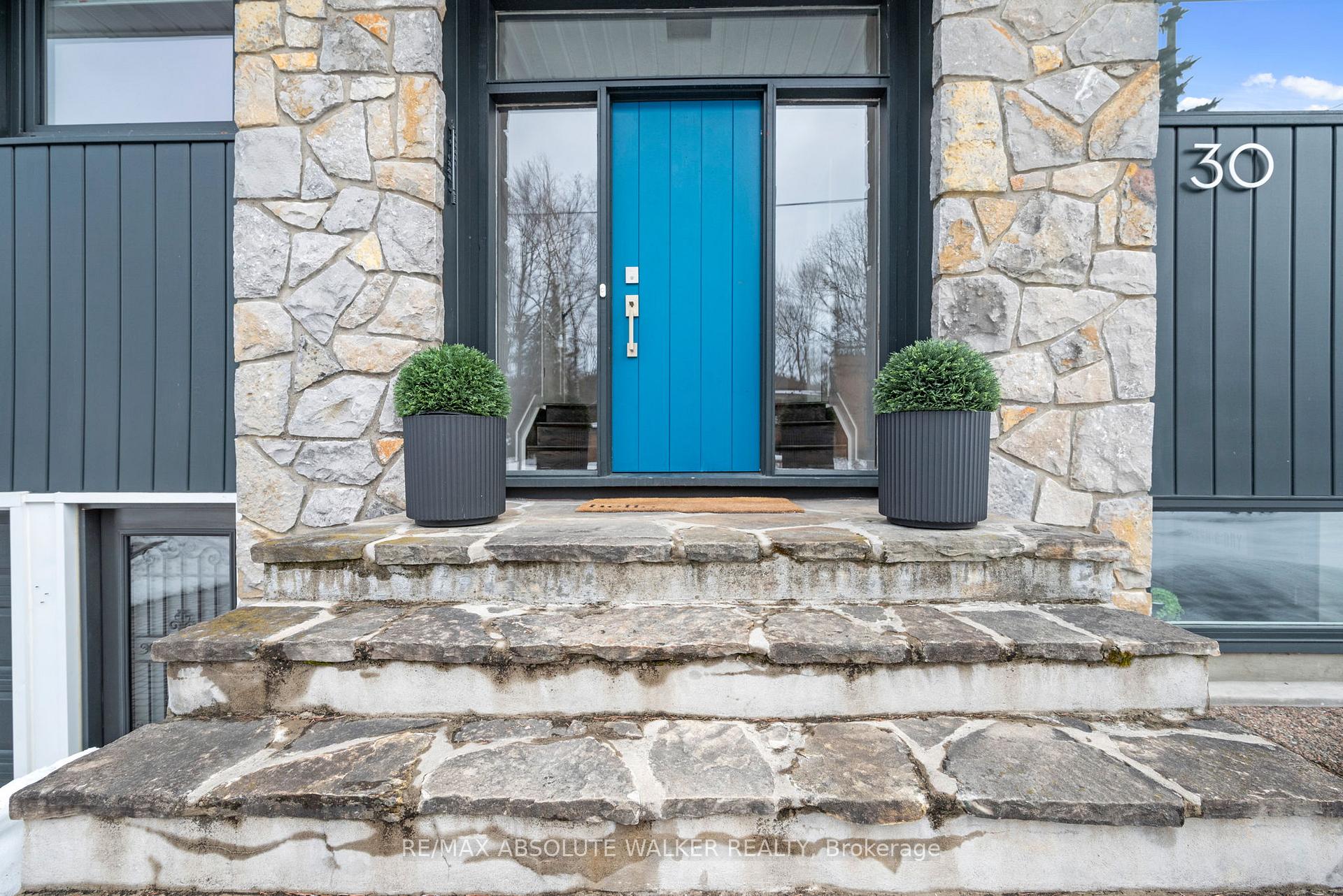 Photo 3 of 30 Avonlea Road, Ottawa, Grenfell Glen — HOMEH