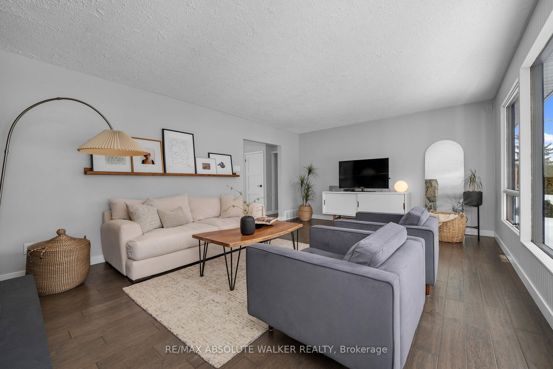 Photo 7 of 30 Avonlea Road, Ottawa, Grenfell Glen — HOMEH