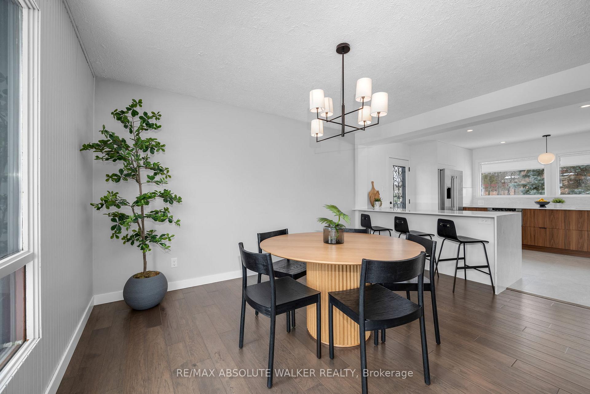 Photo 12 of 30 Avonlea Road, Ottawa, Grenfell Glen — HOMEH