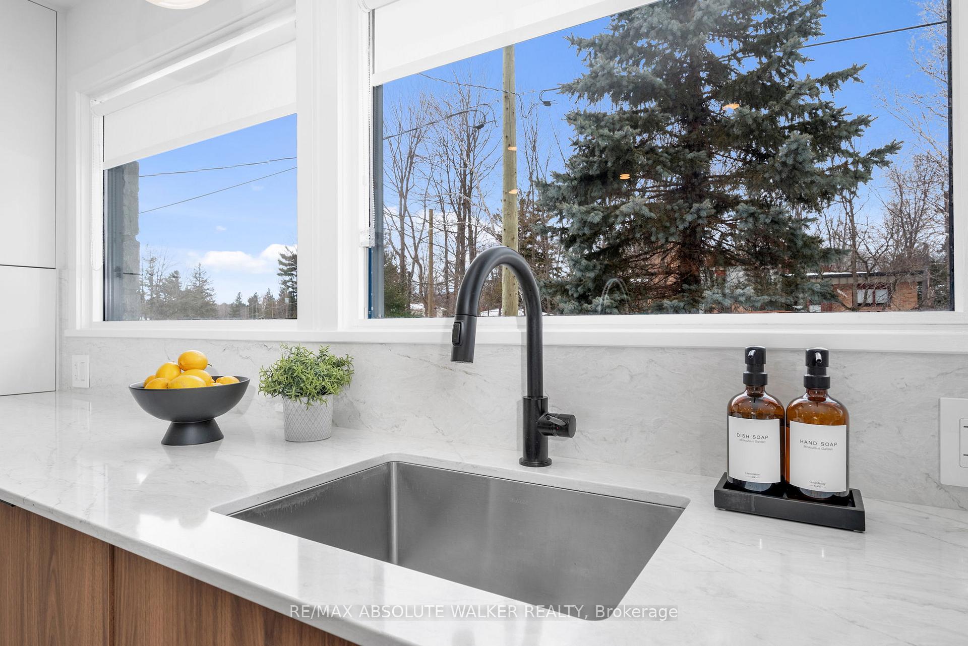Photo 15 of 30 Avonlea Road, Ottawa, Grenfell Glen — HOMEH