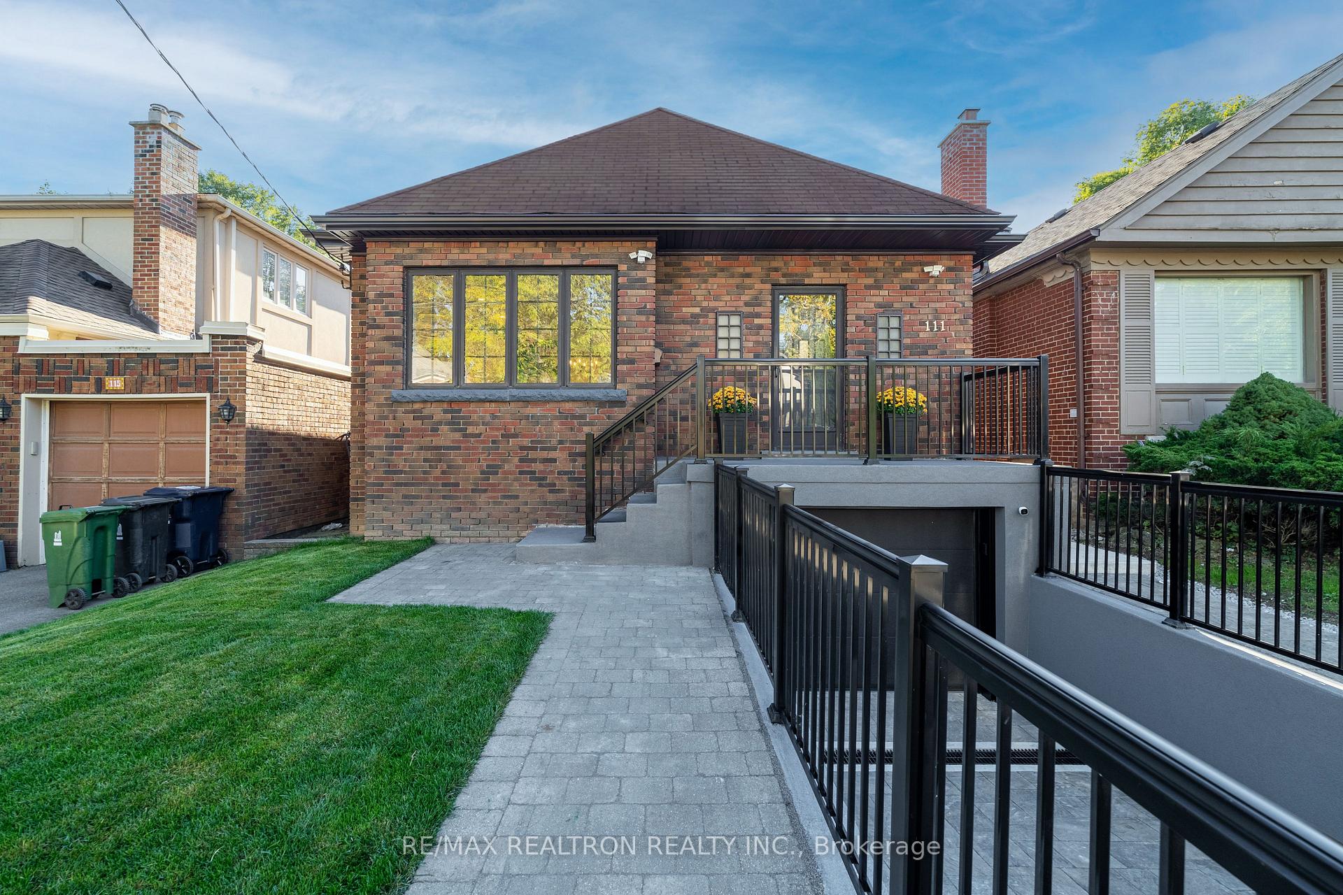 Photo 1 of 111 Sutherland Drive, Toronto, Leaside — HOMEH