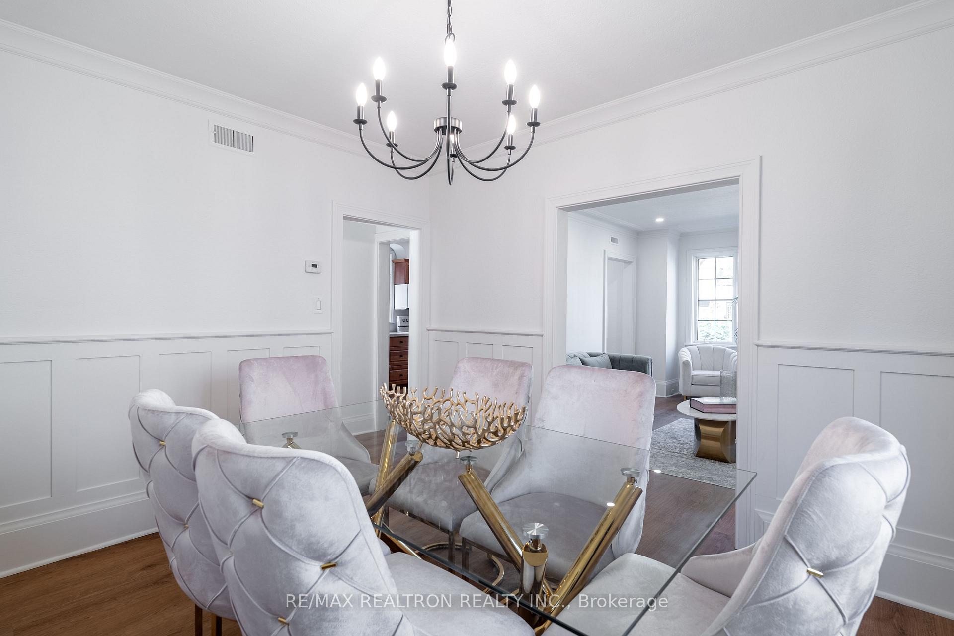 Photo 10 of 111 Sutherland Drive, Toronto, Leaside — HOMEH