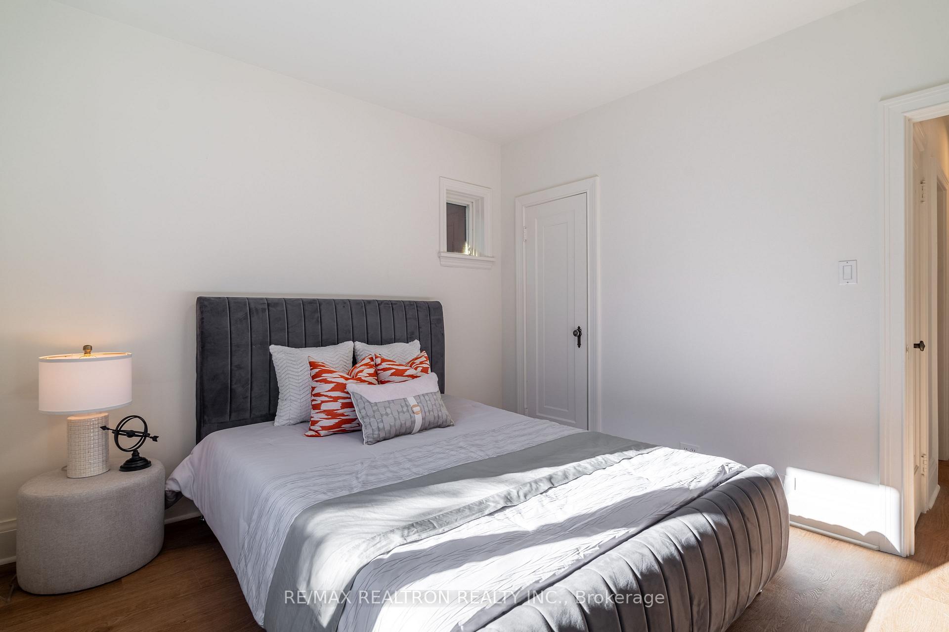 Photo 17 of 111 Sutherland Drive, Toronto, Leaside — HOMEH