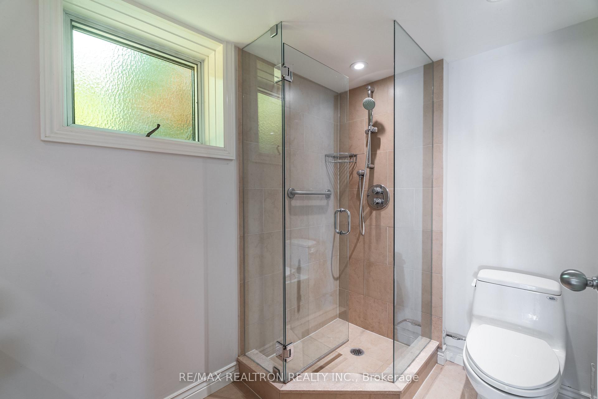 Photo 25 of 111 Sutherland Drive, Toronto, Leaside — HOMEH