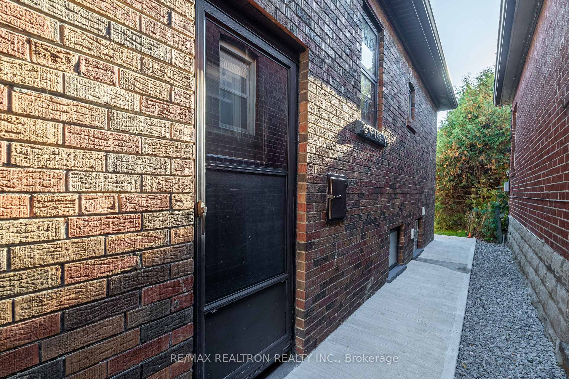 Photo 26 of 111 Sutherland Drive, Toronto, Leaside — HOMEH