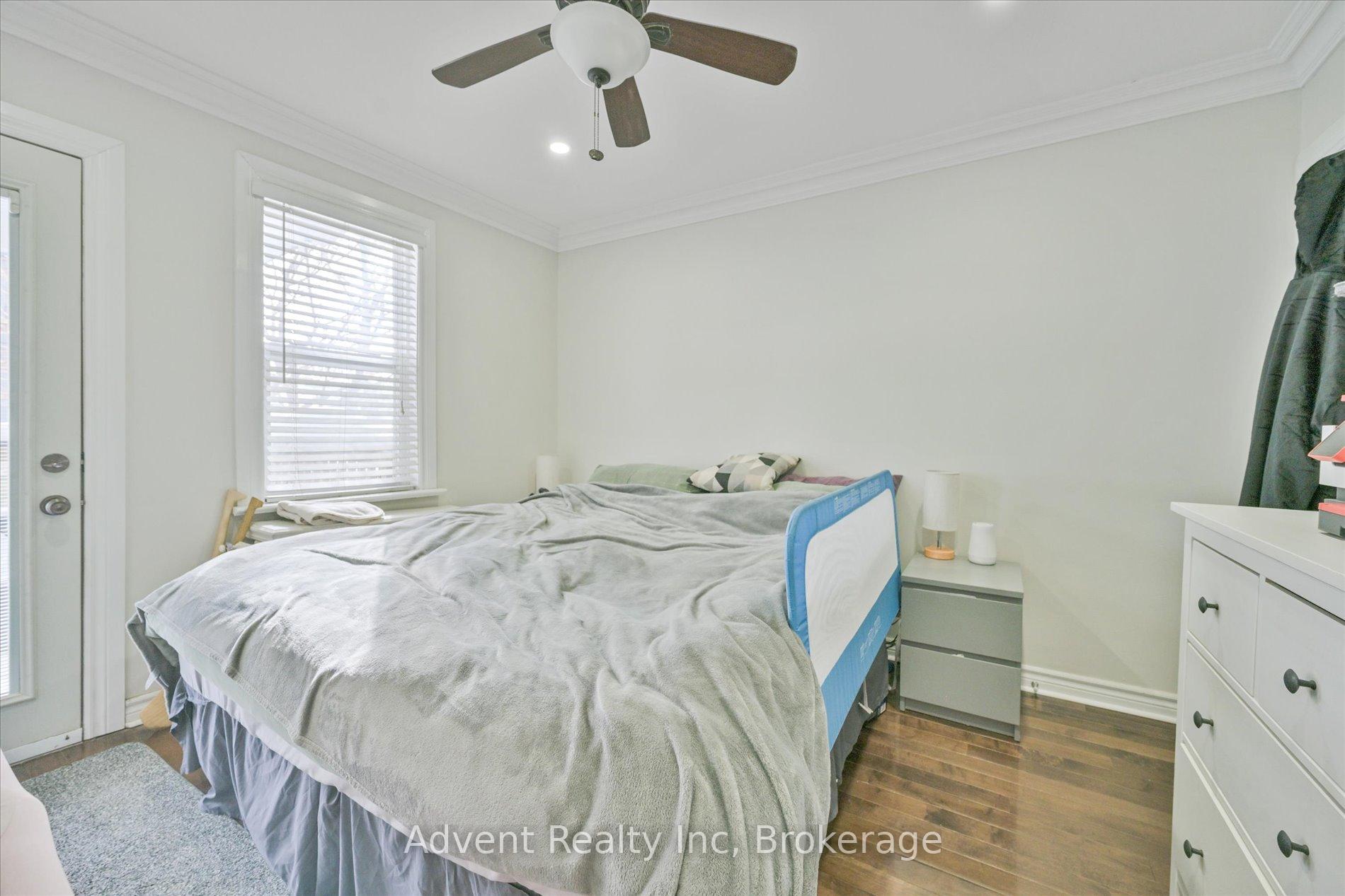 Photo 8 of Unit MAIN, 63 Burnaby Boulevard, Toronto, Lawrence Park South — HOMEH
